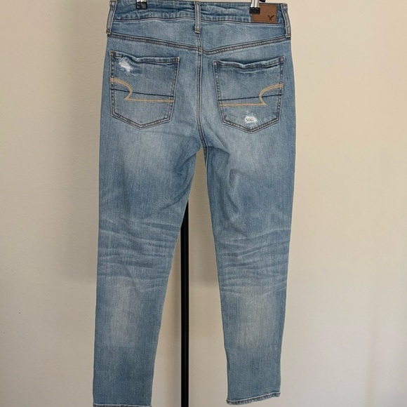American Eagle Outfitters Light Blue Distressed Tomgirl Jeans Size 2 - Picture 4 of 5